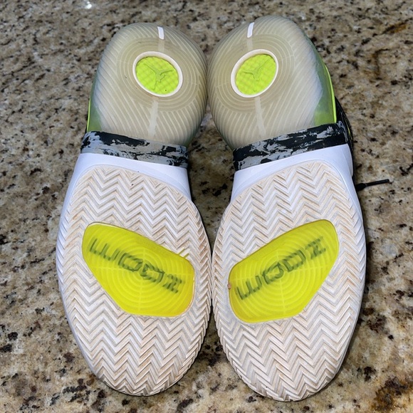 Jordan React Elevation Black Volt - Picture 5 of 10